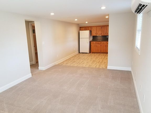 2nd image of 300 Chinquapin Trl APT 5