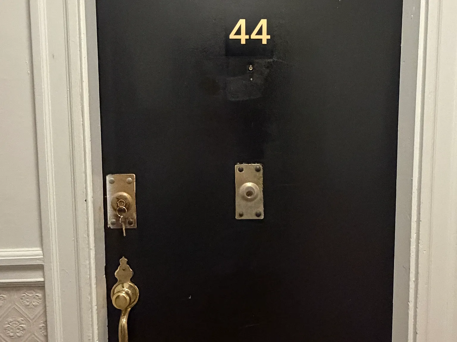 1 bed, 9999 sqft, $2,400 — Photo 3