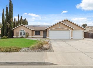 2099 N Heron Pl, Hanford, CA 93230