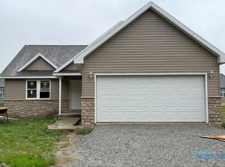 1165 Edgewood Dr, Upper Sandusky, OH 43351