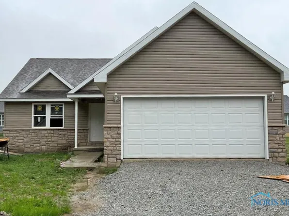 1165 Edgewood Dr, Upper Sandusky, OH 43351