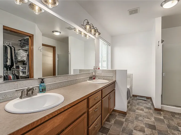 3820 W Jay St — Photo 7