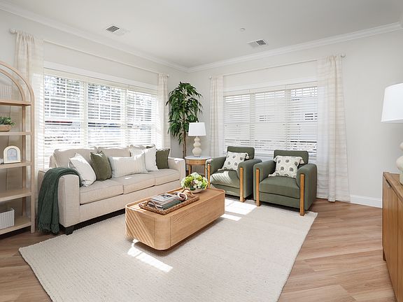 4th image of 74 Rockingham Rd #111