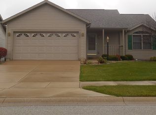 2002 Tea Rose Ln, Mishawaka, IN 46544