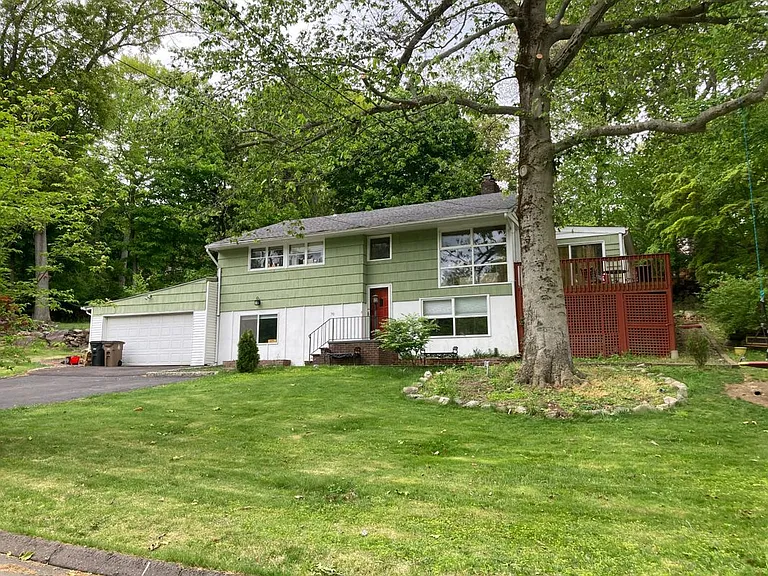 70 Clay Hill Rd — Photo 1