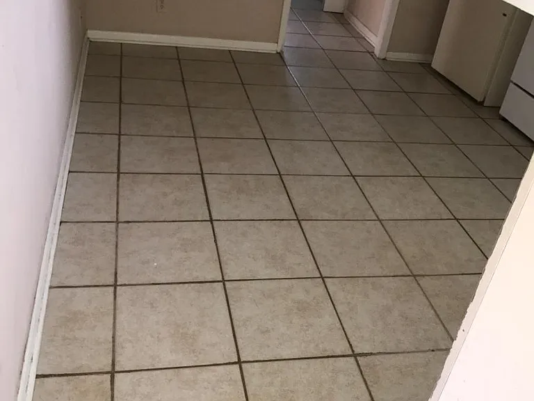3219 Stafford Ave — Photo 6