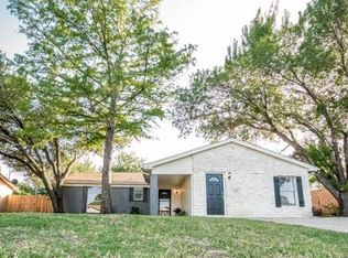 409 NW Wintercrest Rd, Burleson, TX 76028
