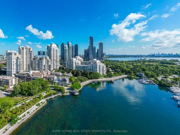 2261 Lake Shore Blvd W #1105, Toronto, ON M8V 3X1