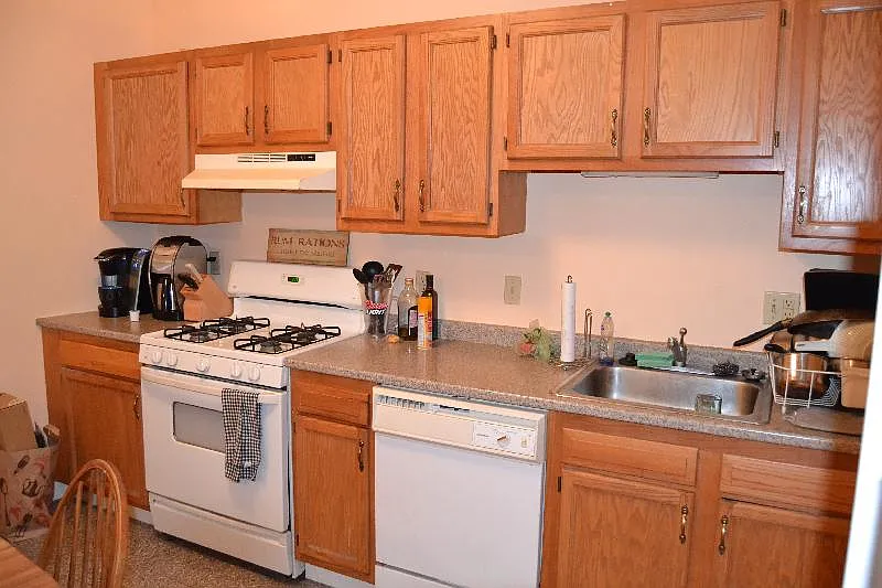 4 bed, 1.0 bath, $3,450 — Photo 4