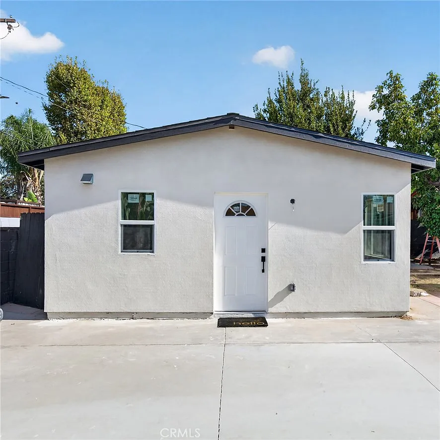 2 bed, 650 sqft, $2,800 — Photo 1