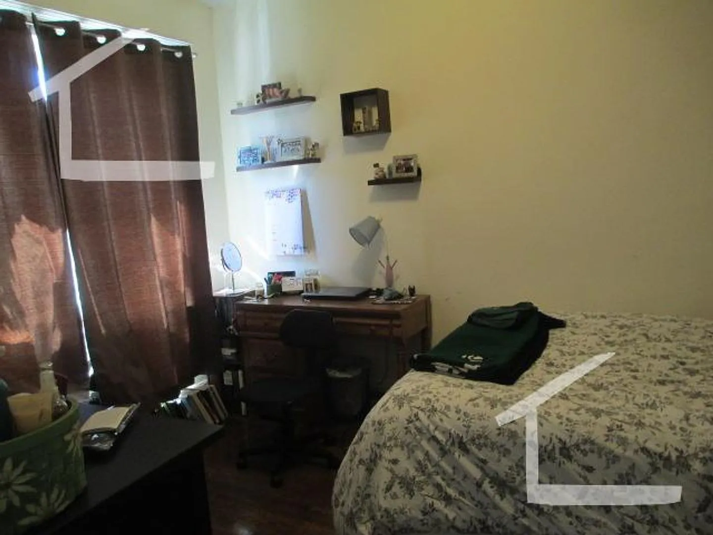 Gorgeous 2 bed in Allston — Photo 3