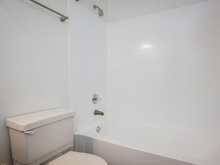 Riverwood Heights | Bathroom