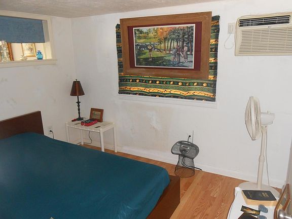 Bedroom good AC