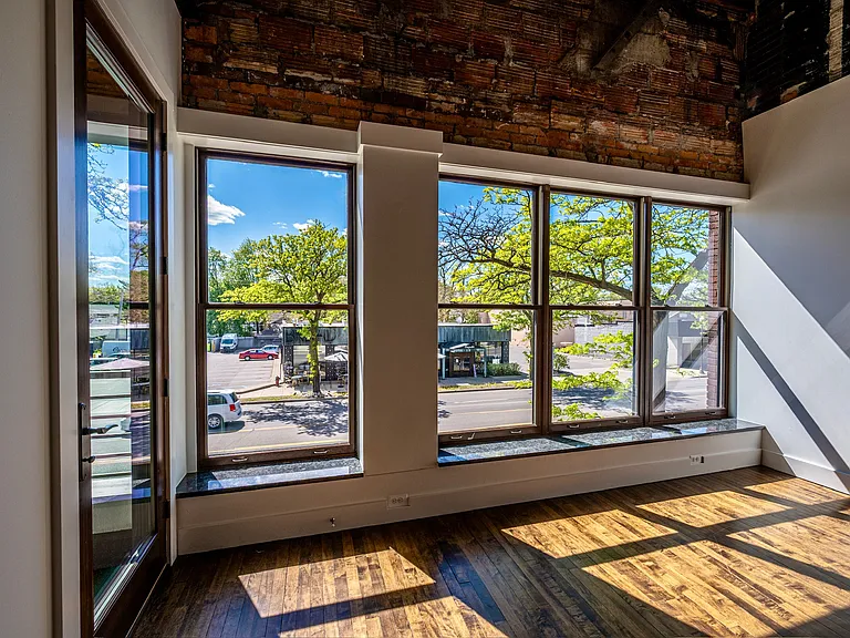 922 N Main St #212 — Photo 11