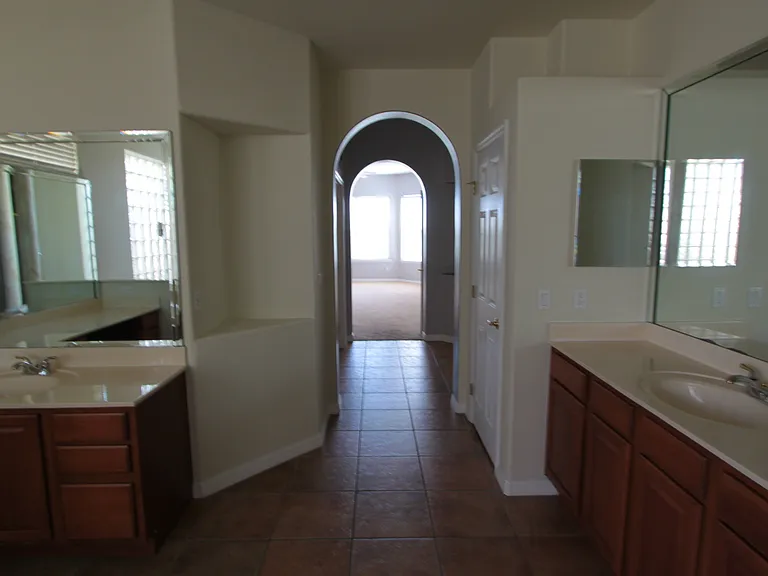 2521 Roat Dr — Photo 9