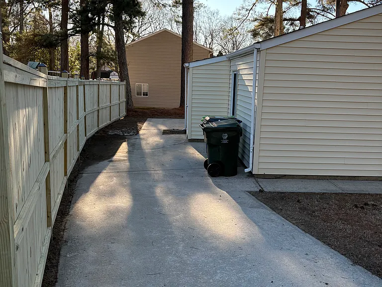 8609 Keegan Ct — Photo 43