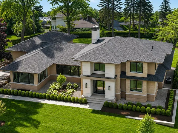1465 Sodon Lake Dr, Bloomfield Hills, MI 48302