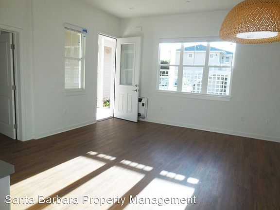 5th image of 316 W Micheltorena St #322-D