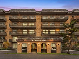 512 Redondo Dr APT 105, Downers Grove, IL 60516