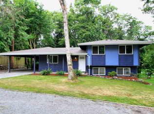 1015 Cedar Ln, Mount Vernon, WA 98273