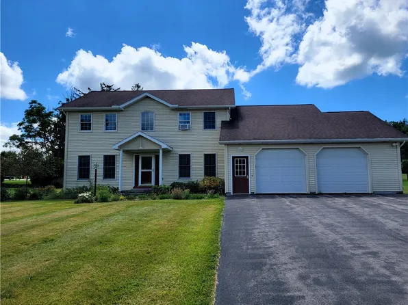 6585 Butera Dr, Auburn, NY 13021