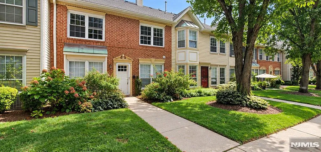 2 bed, 2.5 bath, $3,000 — Photo 1