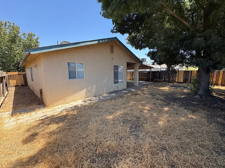 1905 S Grapewood St — Photo 32
