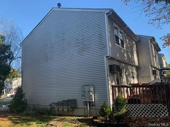 3rd image of 21 Estate Dr