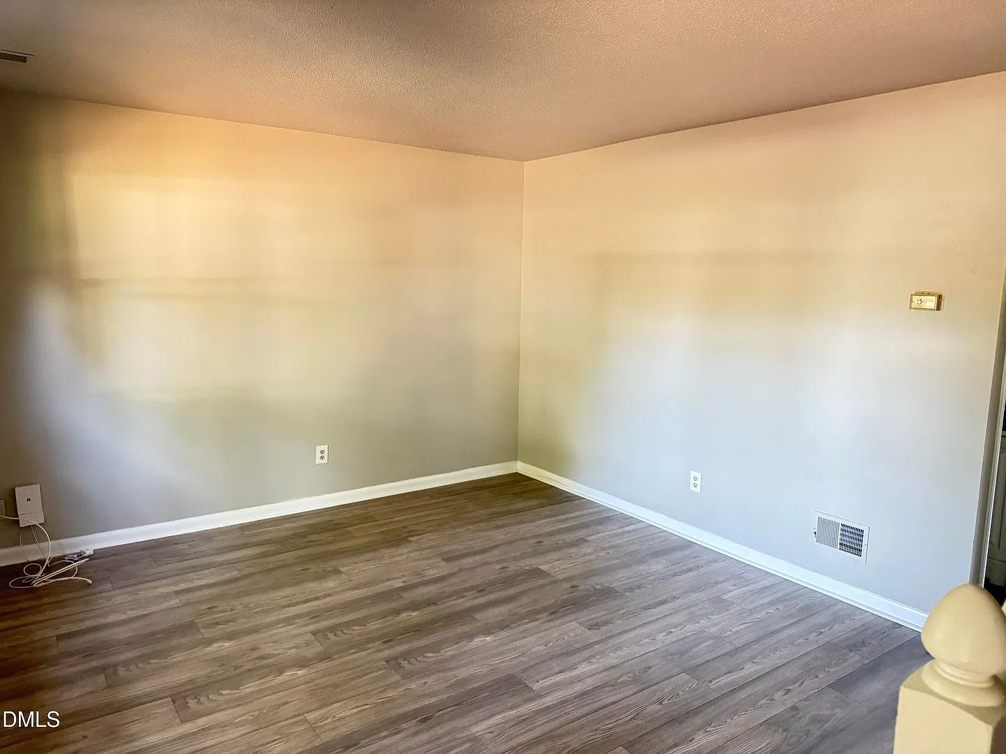 4401 Bleeker Court — Photo 2