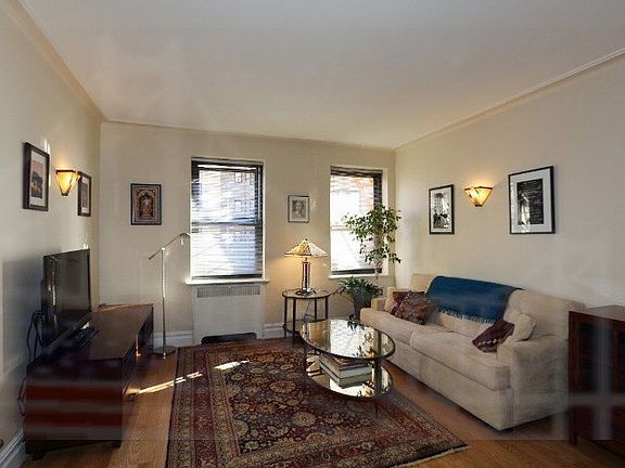 2nd image of 200 Pinehurst Ave APT 2D