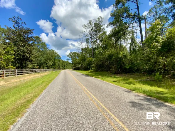 8634 Patricks Landing Rd, Bay Minette, AL 36507