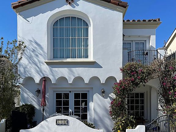 2nd image of 135 Cordova Walk