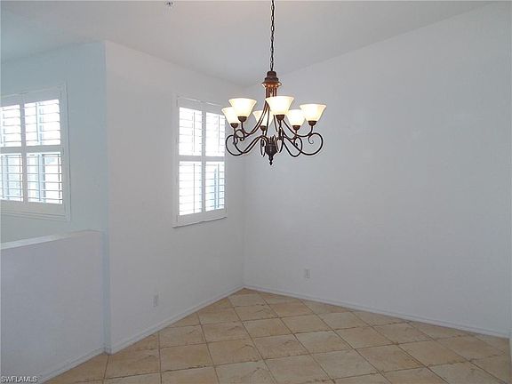 3rd image of 1425 Mariposa Cir APT 203