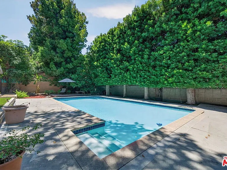21309 Ibanez Ave — Photo 5