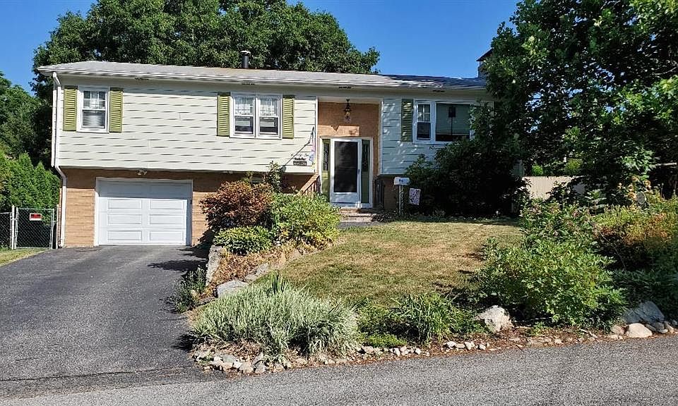 1st image of 72 Hobson Ave