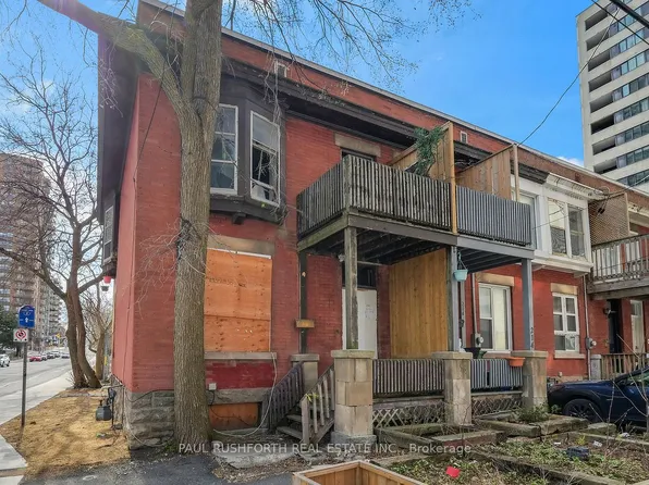 216 Bay St, Ottawa, ON K1R 5Y9
