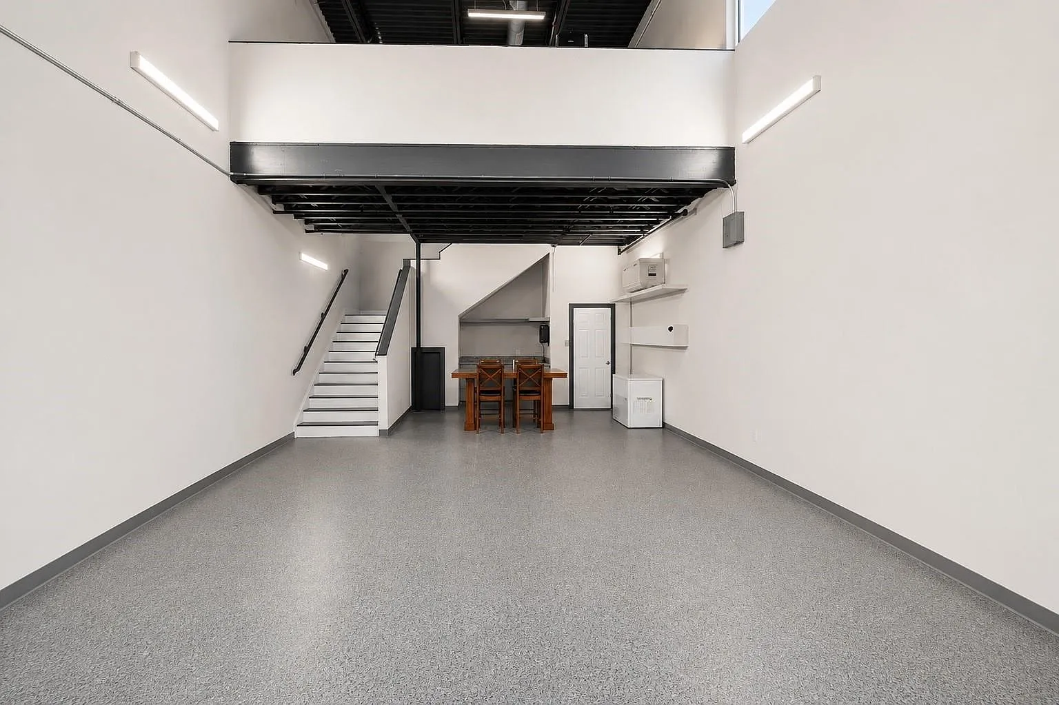 Studio, 1067 sqft, $3,000 — Photo 1