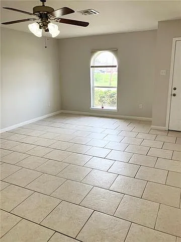 525 Pierre St — Photo 12