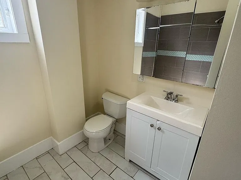 10-28 Centennial Pl — Photo 17