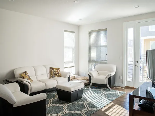 15685 E Broncos Pl, Centennial, CO 80112