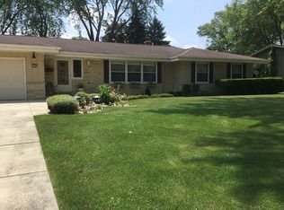 12825 Zinke Dr, Brookfield, WI 53005