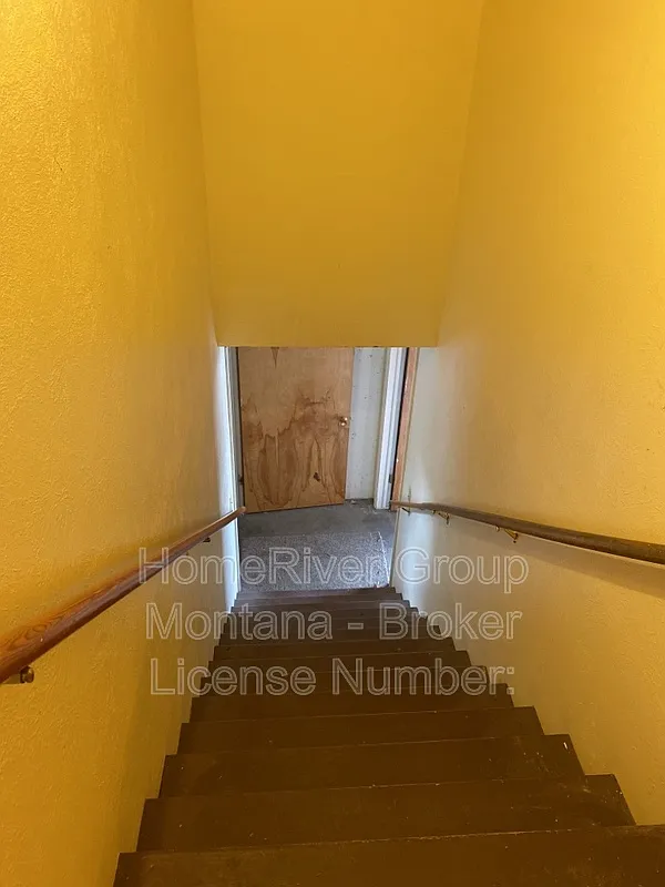 2 bed, 1.0 bath, $1,350 — Photo 2