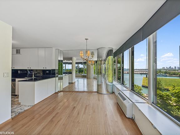 3rd image of 505 N Lake Shore Dr APT 516