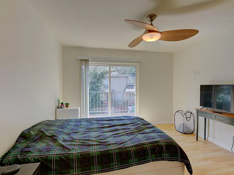 710 Castle Ridge Rd #B — Photo 19