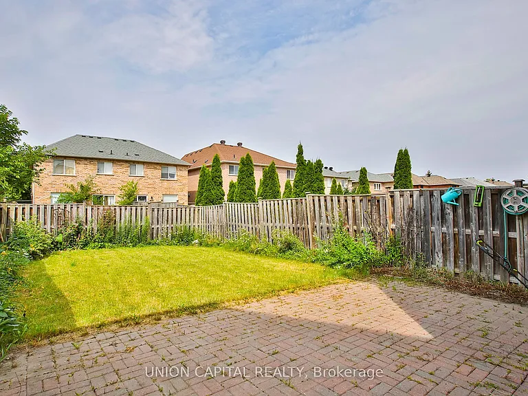 762 Caboto Trl — Photo 22