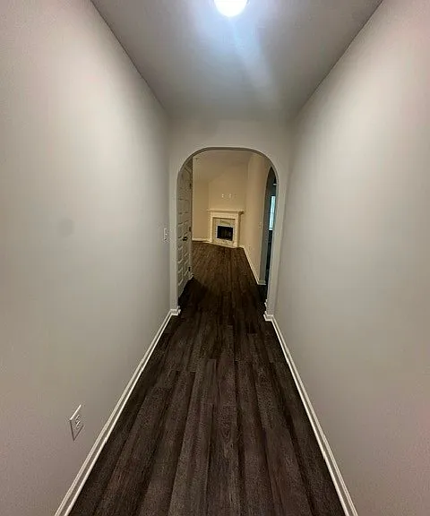 444 Country Club Dr — Photo 5