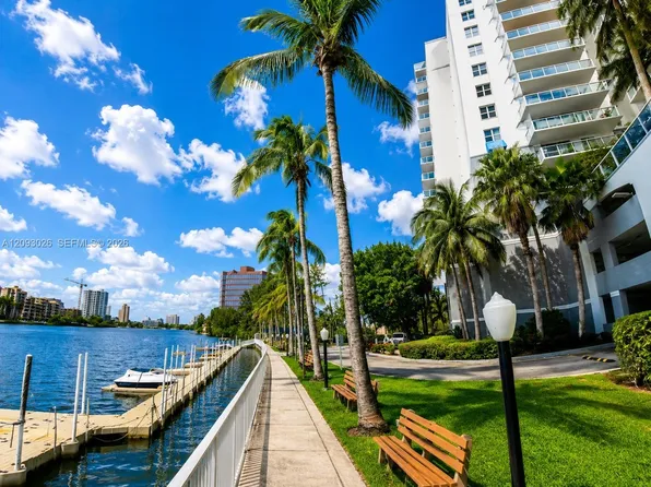 5099 NW 7th St Ph 3, Miami, FL 33126