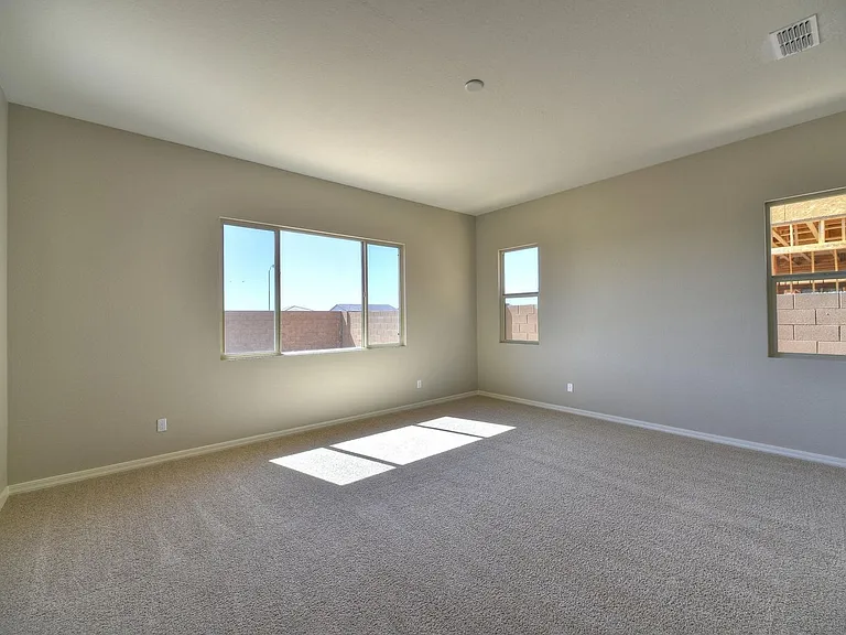 9409 W Daley Ln — Photo 8