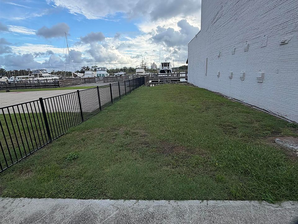 1st image of 725 Front St.