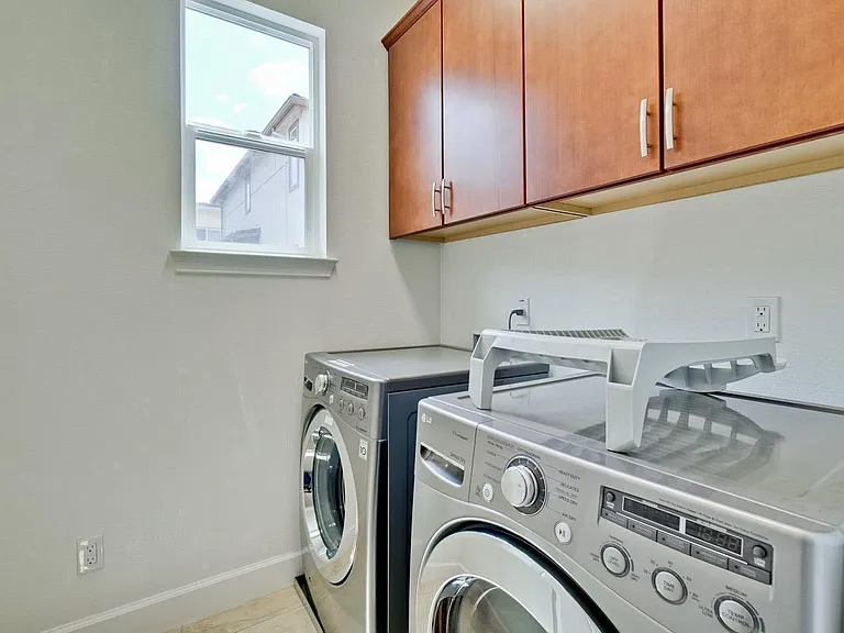 1056 Duane Ct — Photo 12